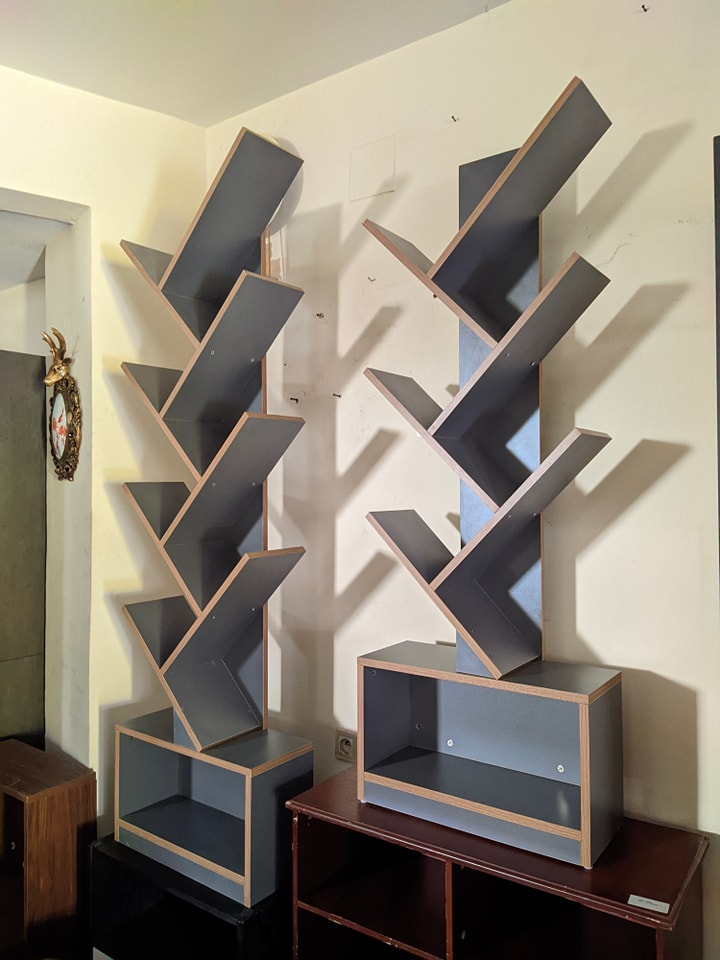 Bibliothèque en forme d'arbre